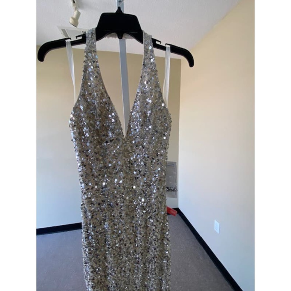 Mac Duggal Nwt Sequined Halter Strap Column Gown … - image 5